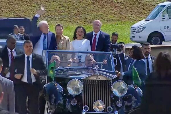 Lula da Silva toma posesión como presidente de Brasil