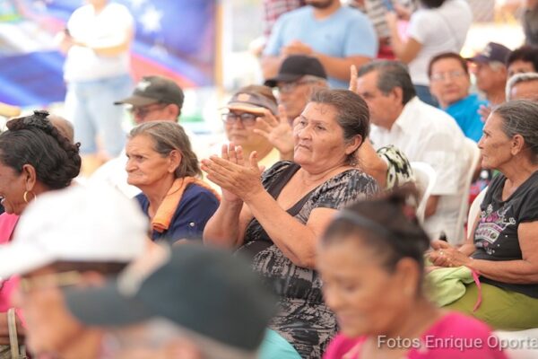 Nicaragua prepara programa para el cuido amoroso de adultos mayores