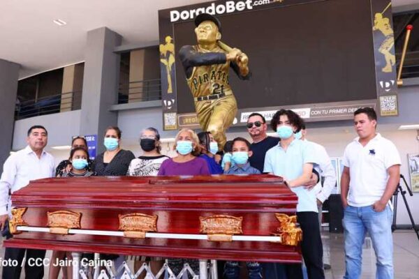 Homenaje póstumo a Carlos Calín, gloria del béisbol nicaragüense