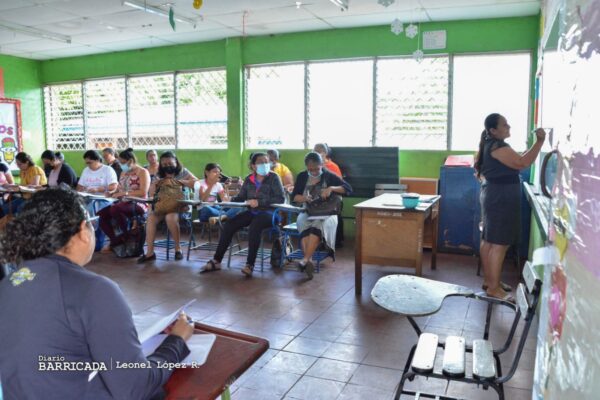 Culmina capacitación nacional de docentes nicaragüenses