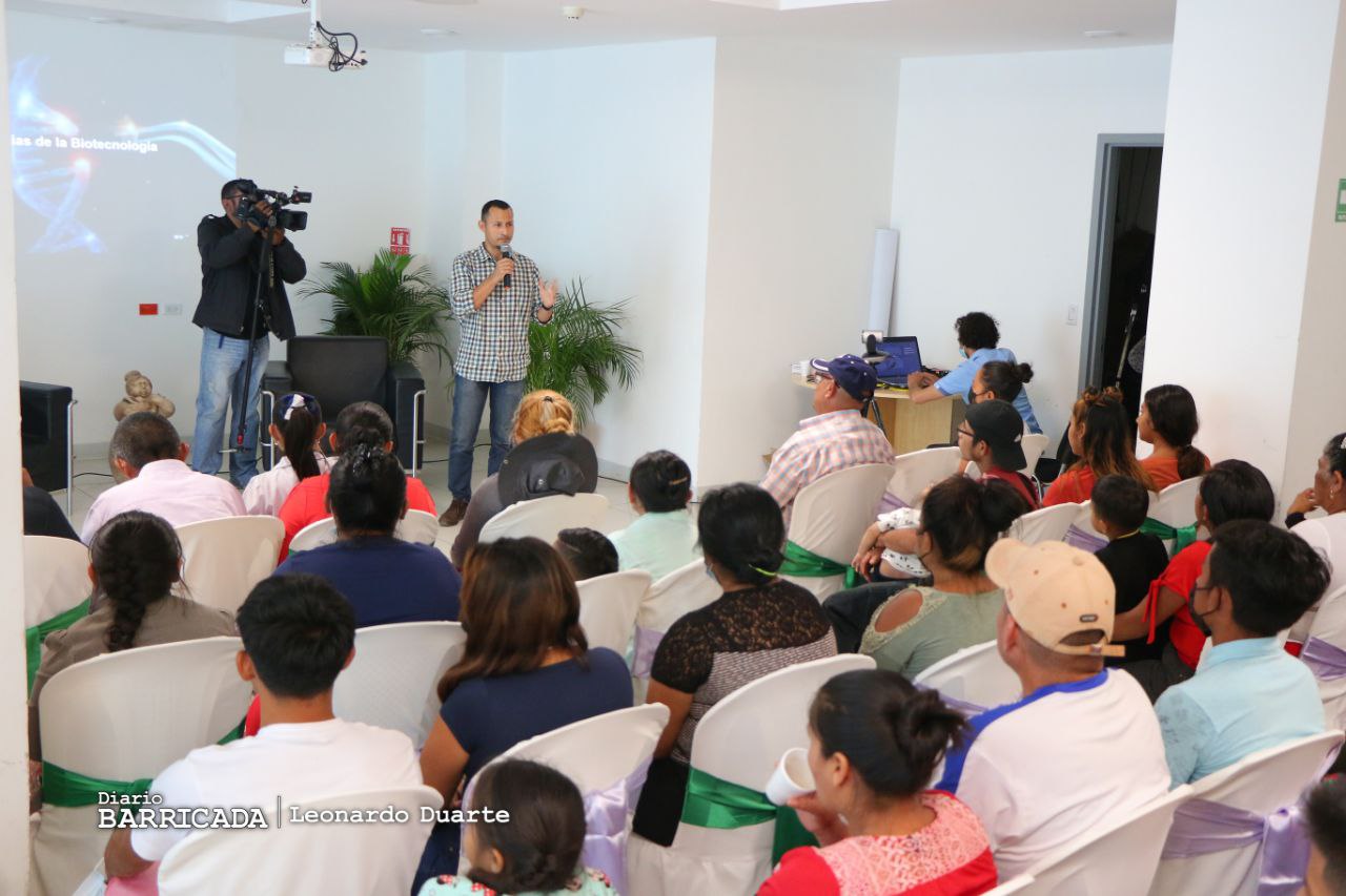 Capacitan a productores en uso de biotecnología para mejorar cultivos