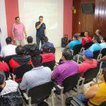 Conductores de caponeras son capacitados para mejorar atención a pasajeros