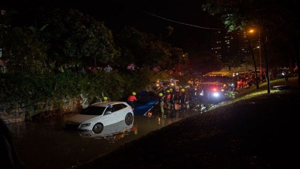 2 muertos y 23 lesionados por lluvias en Medellín