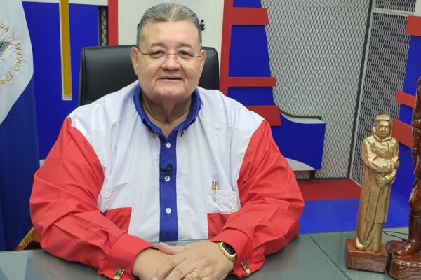 Moisés Absalón Pastora: Somos felices, vivimos en paz