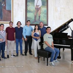 Pianistas nicaragüenses y salvadoreños fortalecen competencias musicales