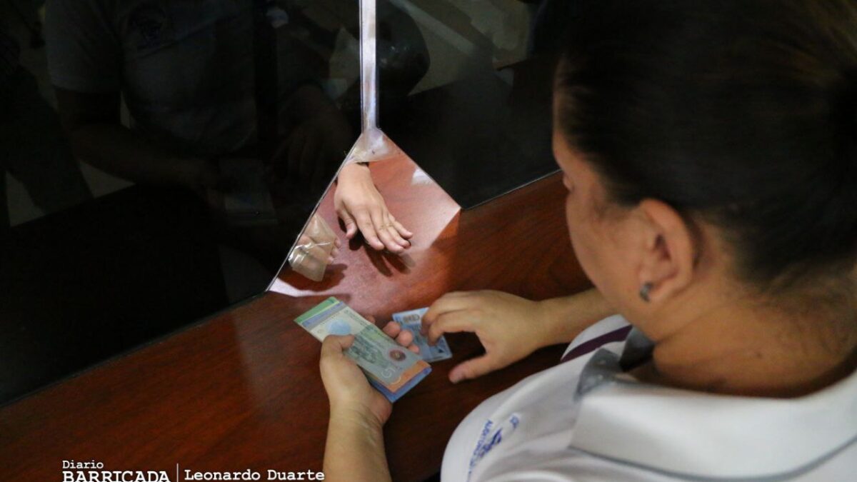 Servidores públicos recibirán salario el 29 de mayo