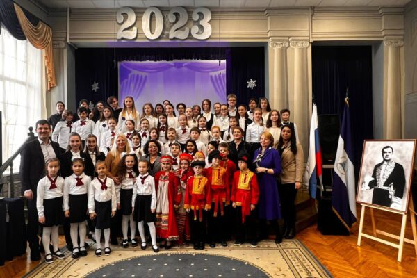 Niñez moscovita rinde homenaje a Rubén Darío