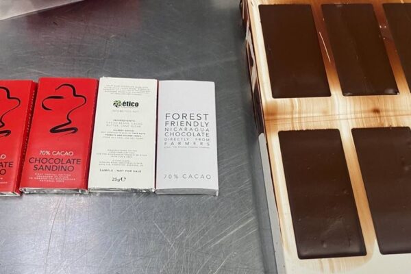 Empresa británica dedica chocolate al General Sandino