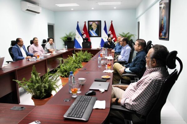 Gobierno se reúne con Comité Nacional de Productores de Azúcar