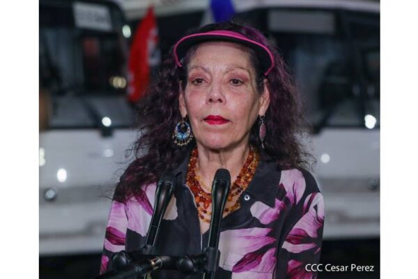 Vicepresidenta Rosario Murillo- Acto entrega de buses rusos