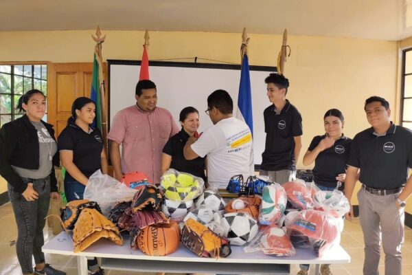 UNEN instala nuevos presidentes en BICU Bonanza