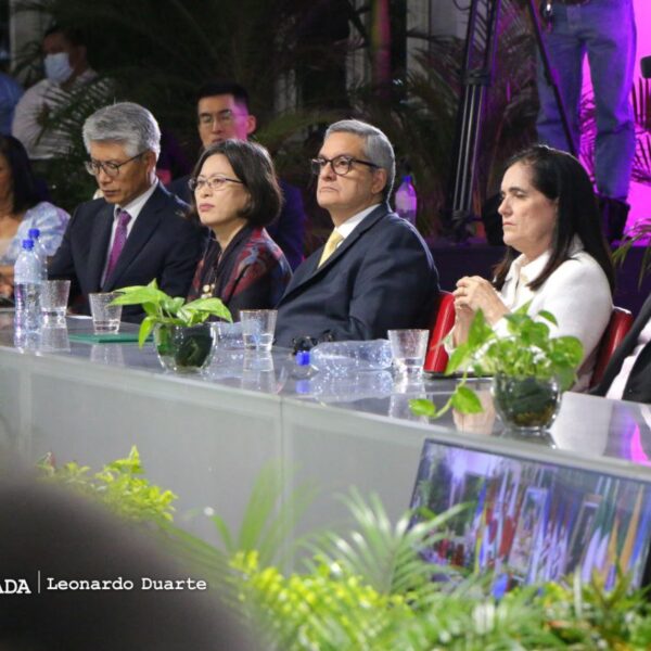 Foto de Entrega de cartas credenciales al presidente, Comandante Daniel Ortega