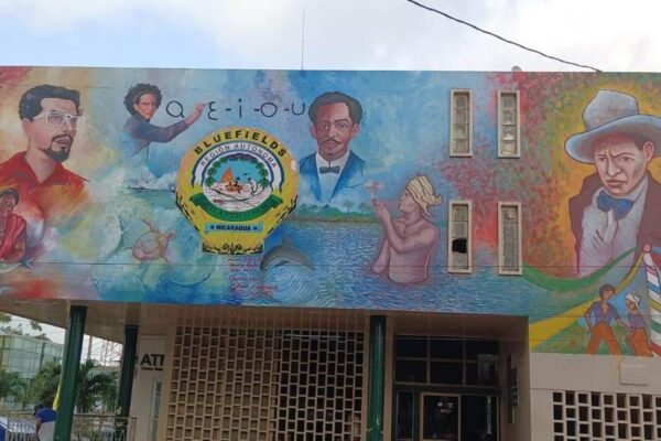 Inauguran mural dedicado a Héroes Nacionales en Bluefields