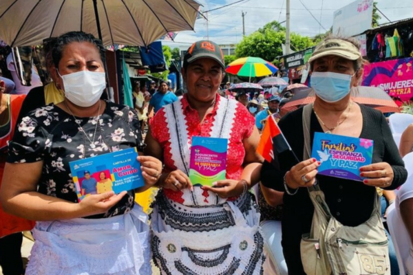 Comerciantes de Rivas se apropian del contenido de Cartillas nicaragüenses