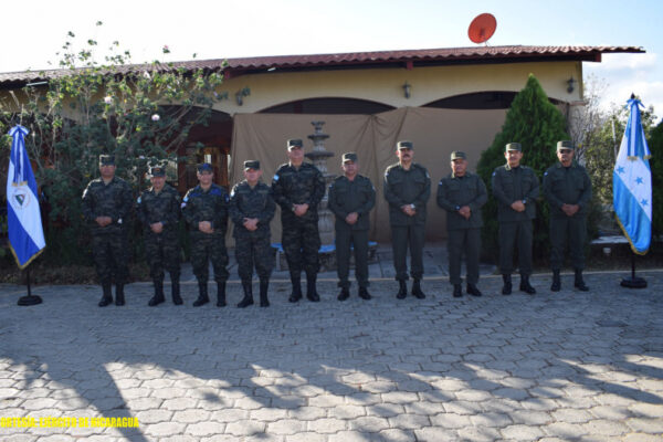 Ejército asiste a reunión de comandantes de Unidades Militares Fronterizas