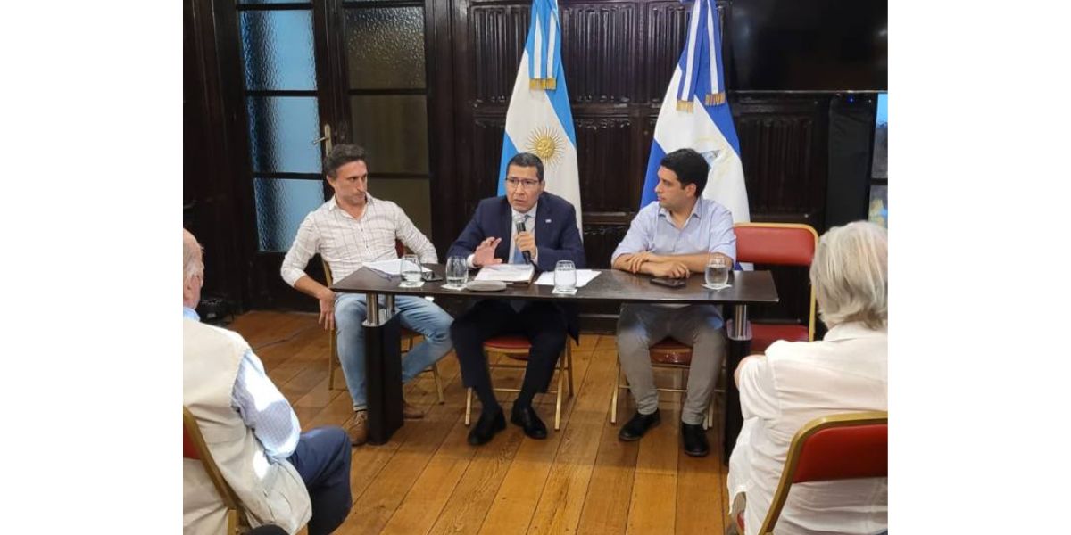 Honran a Rubén Darío en Argentina