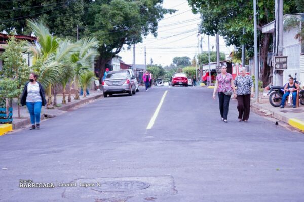 Más de 8 mil pobladores del barrio Santa Rosa disfrutan de calles nuevas