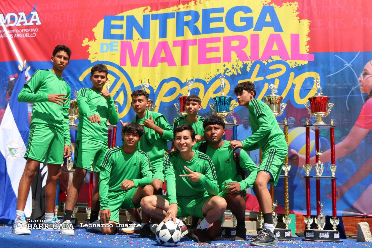 Juventud Sandinista equipa con materiales a Consejos Deportivos de Nicaragua