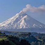 Sigue monitoreo tras emisión de ceniza del volcán Cotopaxi en Ecuador