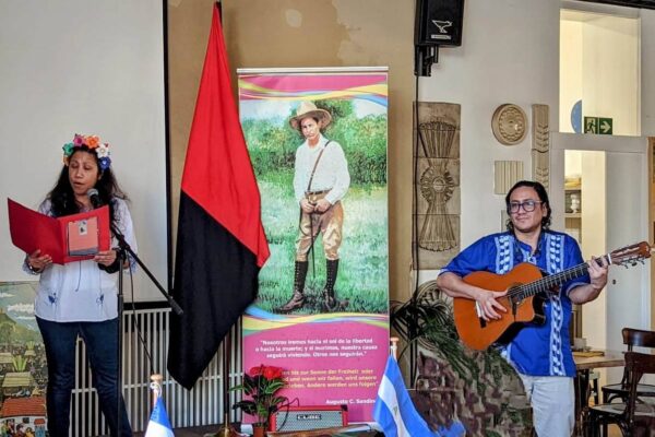 Conmemoran al General Sandino en Berlín