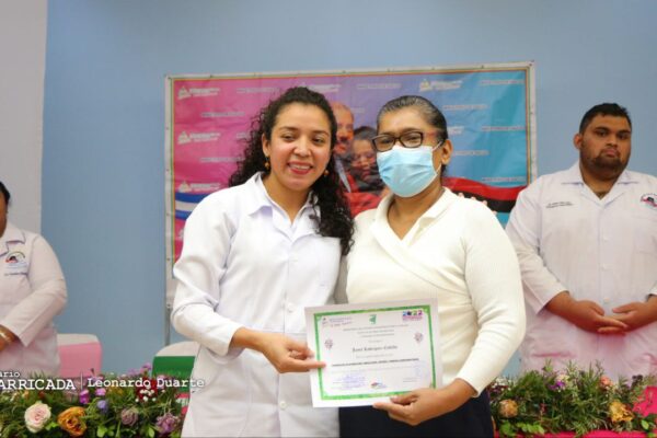 Managua cuenta con nuevos especialistas en medicina natural