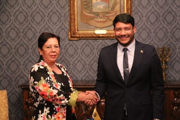 Daysi Torres Embajadora de Nicaragua en Venezuela se reúne con Vicecanciller del hermano país Bolivariano
