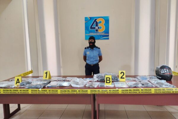 Policía Nacional Captura a dos personas con cocaína valorada en 9 millones, 375 mil dólares