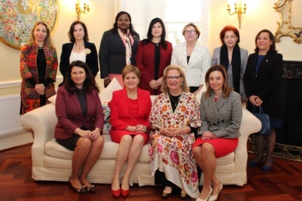 Nicaragua participa en mesa redonda con primer Ministra de Escocia