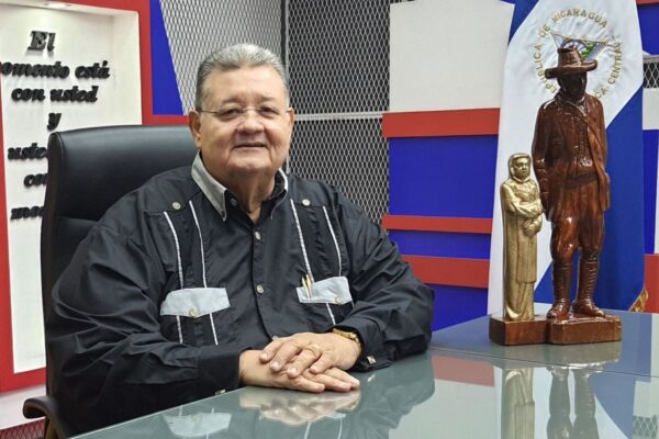 Moisés Absalón Pastora: Pecados Vaticanos