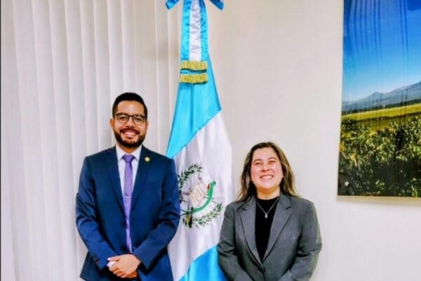 Embajador de Nicaragua en Guatemala en encuentro con representantes del Ministerio de Relaciones Exteriores de Guatemala