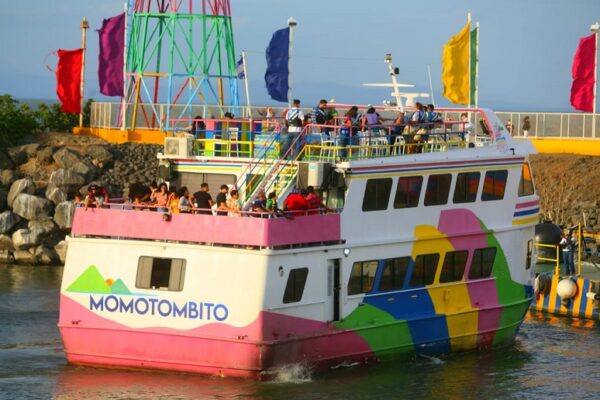 Fuerte movimiento de turistas nacionales y extranjeros en Puertos de Nicaragua