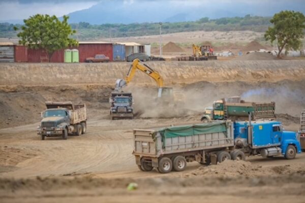 Avanza construcción de viviendas en Urbanización Caminos del Río, en Managua