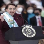 Presidenta hondureña ordenó abrir las relaciones con China