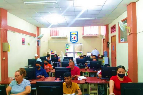 Más nicaragüenses se matrículan en escuelas de oficios