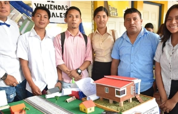 Estudiantes de UNICAM presentan alternativas para nuevos proyectos habitacionales