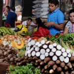 6 productos de la canasta básica disminuyen de precios