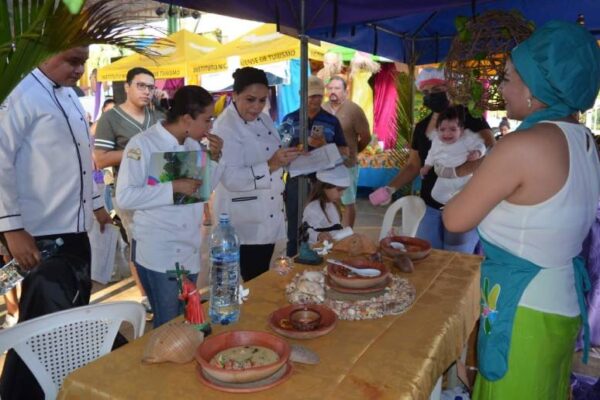 Familias de Quezalguaque celebran Festival Gastronómico de Cuaresma