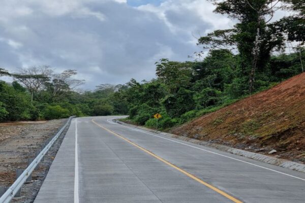Inauguran nuevo tramo carretero en carretera Rosita–Bonanza