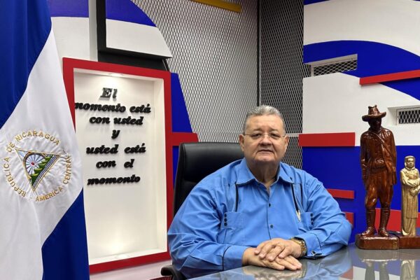 Moisés Absalón Pastora: Trebajados Invencibles