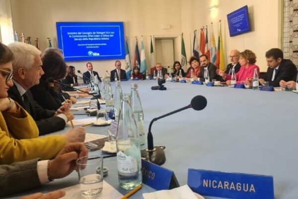Delegación de Nicaragua participa en encuentro con la Presidenta de la Comisión Exteriores y de Defensa del Senado de la República Italiana