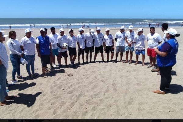 Celebran torneo de fútbol playa en el Centro Turístico La Boquita