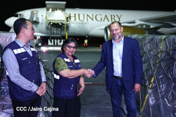 Más de un millón de vacunas contra el Covid-19 llegan a Nicaragua,donadas por Hungría