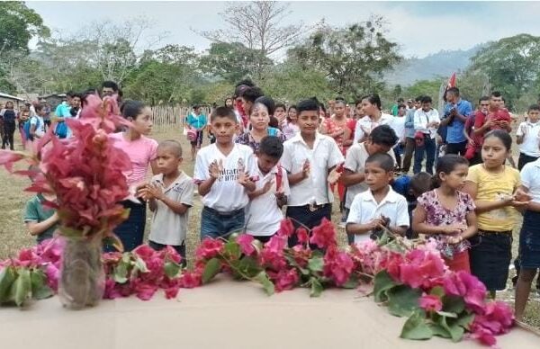 Instituciones y cuerpos políticos celebran importantes fechas en la comunidad Come Negro del Municipio de Siuna