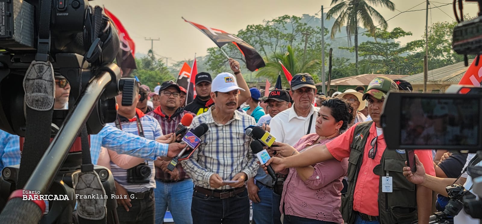 Inauguran segundo tramo carretero en carretera Rosita- Bonanza