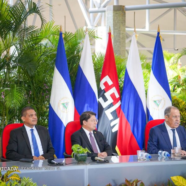 Foto de Encuentro del Comandante Daniel Ortega con el Canciller de Rusia