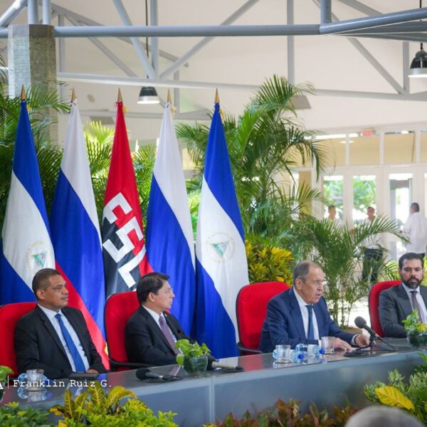 Foto de Encuentro del Comandante Daniel Ortega con el Canciller de Rusia