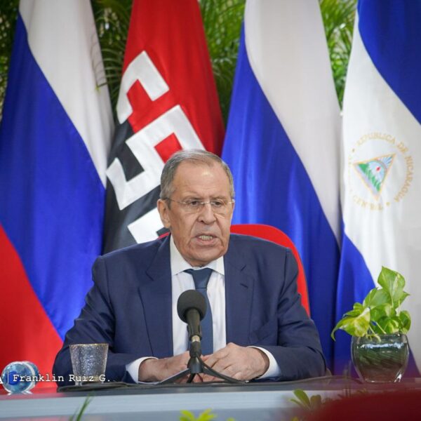 Foto de Encuentro del Comandante Daniel Ortega con el Canciller de Rusia