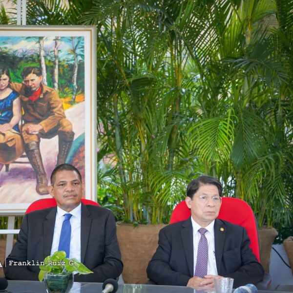 Foto de Encuentro del Comandante Daniel Ortega con el Canciller de Rusia
