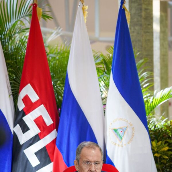 Foto de Encuentro del Comandante Daniel Ortega con el Canciller de Rusia