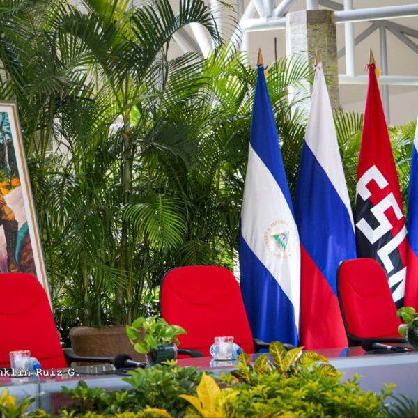 Foto de Encuentro del Comandante Daniel Ortega con el Canciller de Rusia